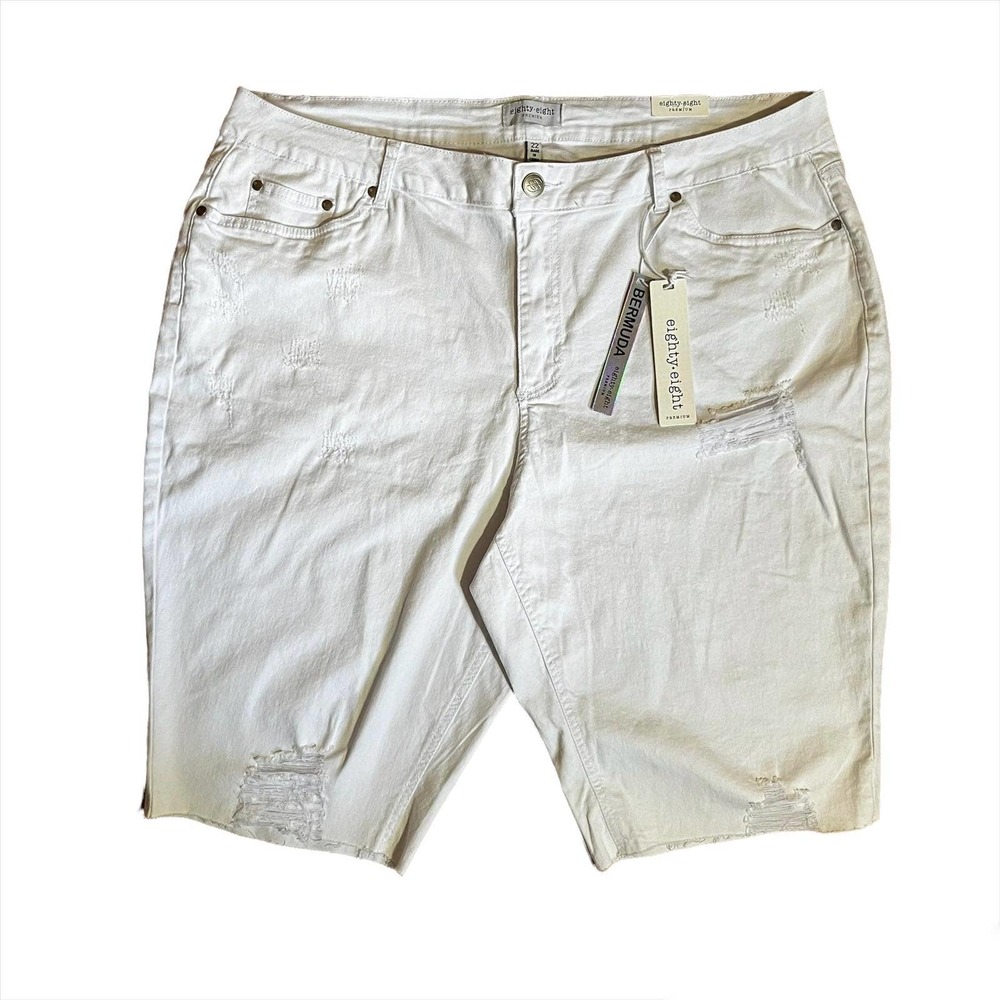 NWT - Eighty.Eight Bermuda Short (Size: 22)